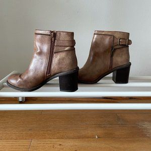Heeled Booties with Zipper sides Size 7
